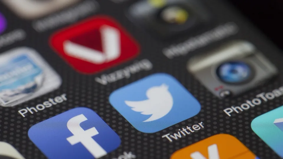 Social-Media-Apps auf einem Smartphone