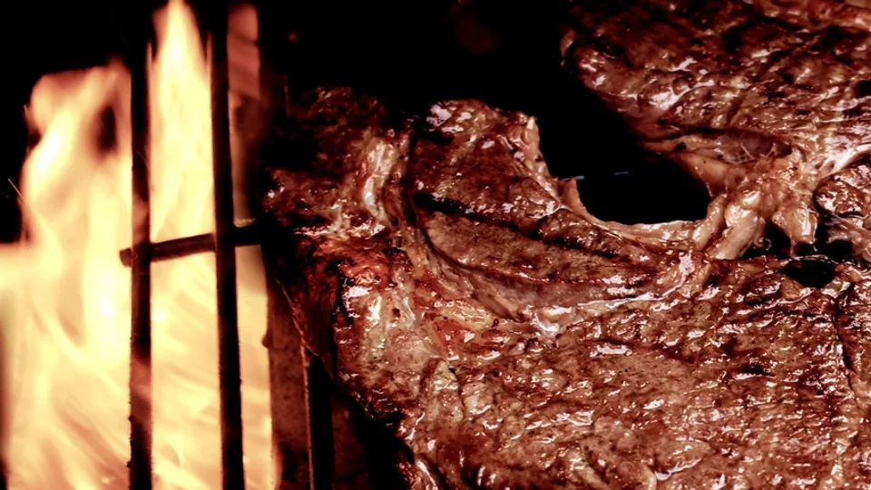 Gegrilltes Steak auf einem Teller
